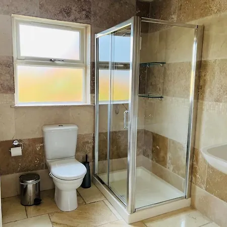 בית נופש Winton Grove Kilmacanoge